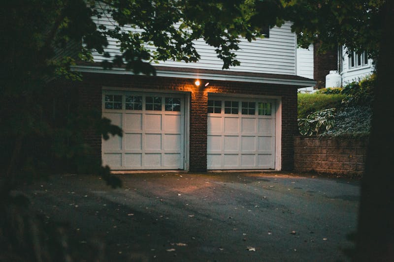 Porte de garage sectionnelle moderne